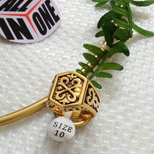 Men’s Gold Celtic Knot Hexagonal Signet Ring