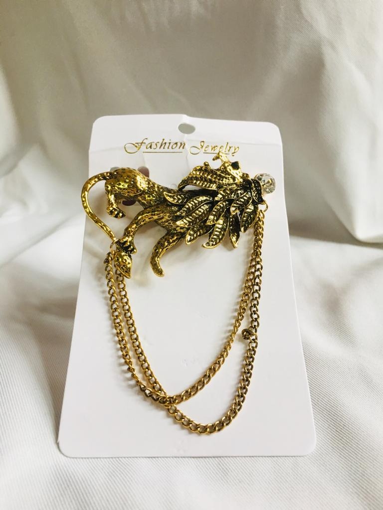 Super Fancy Lion King Brooch With Tussle Chain