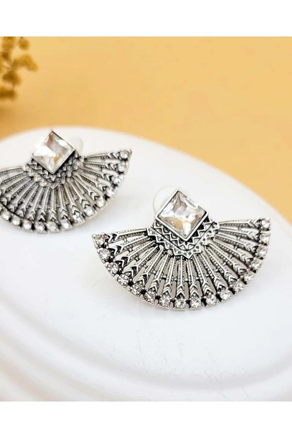 Antique Clear Crystal Stud Earring