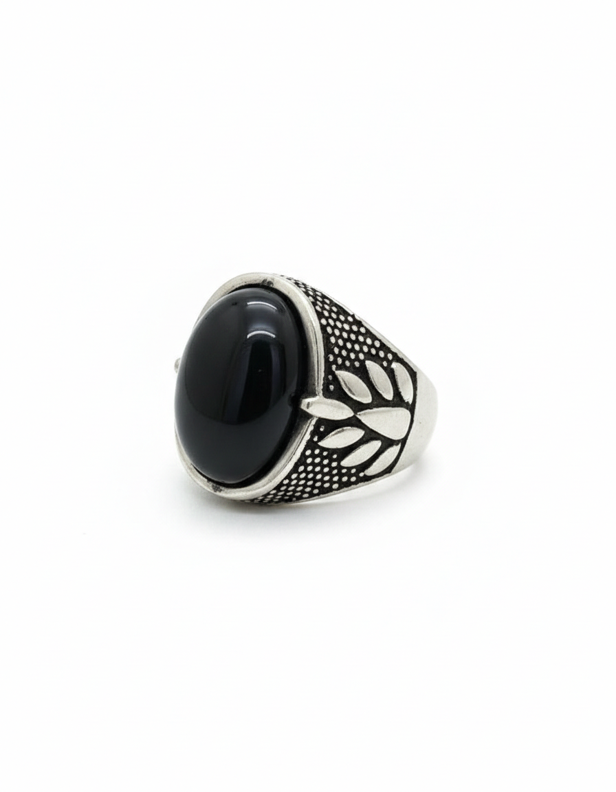 Men’s Vintage Silver Oval Onyx-Style Statement Ring