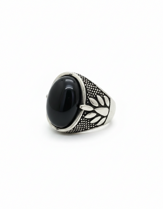 Men’s Vintage Silver Oval Onyx-Style Statement Ring