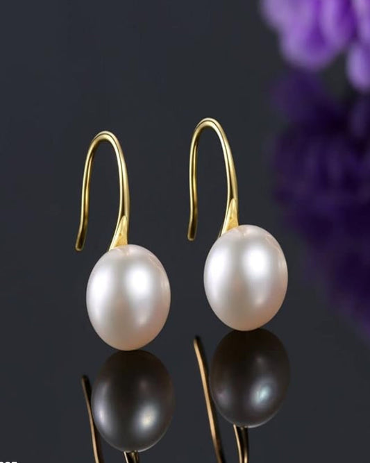 Korean Artificial Pearl Stud Earrings for Girls Simple Stylish Top_ Earring