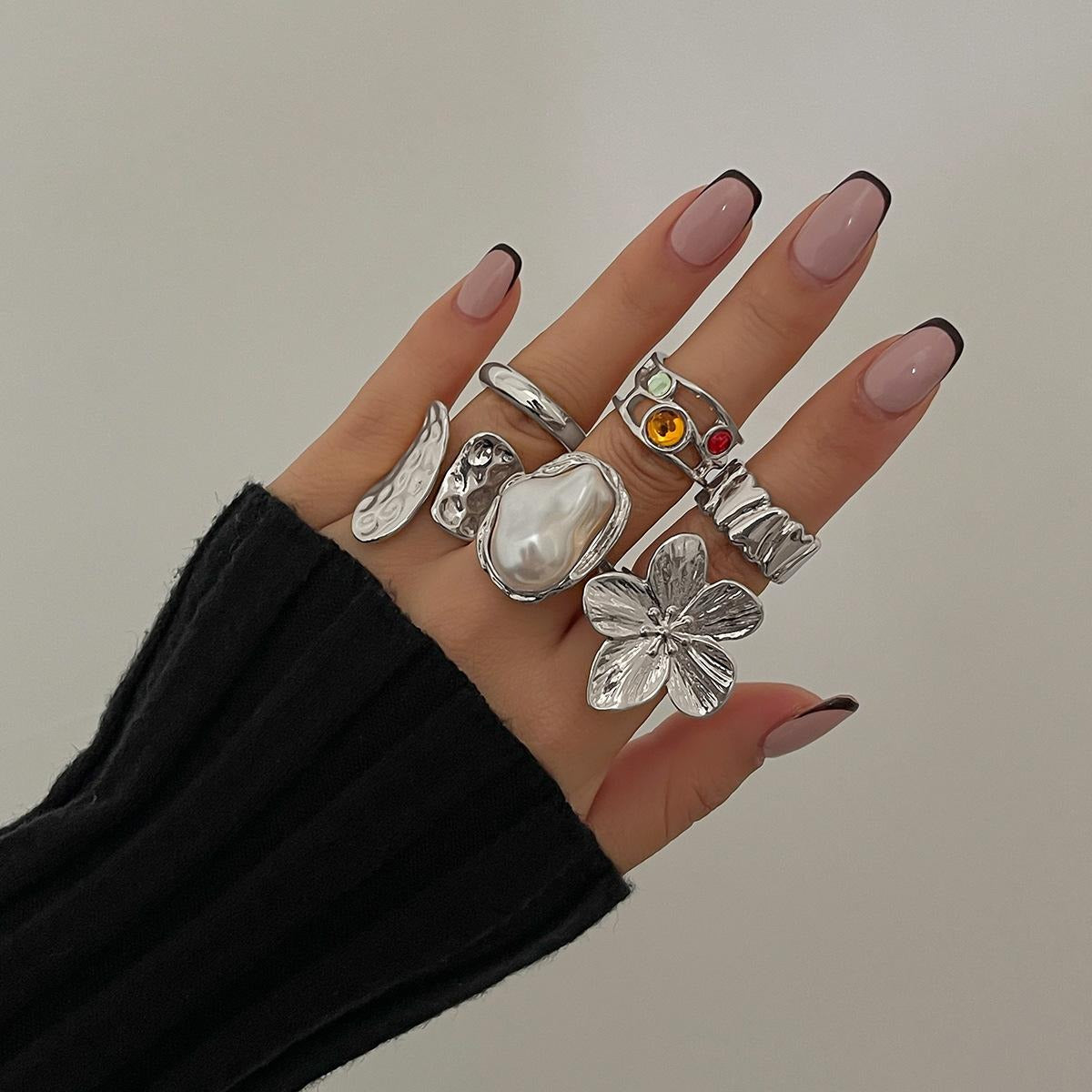 6-piece Set Of Liquid Flower Lava Rings With Fashionable Infinite Knot Design