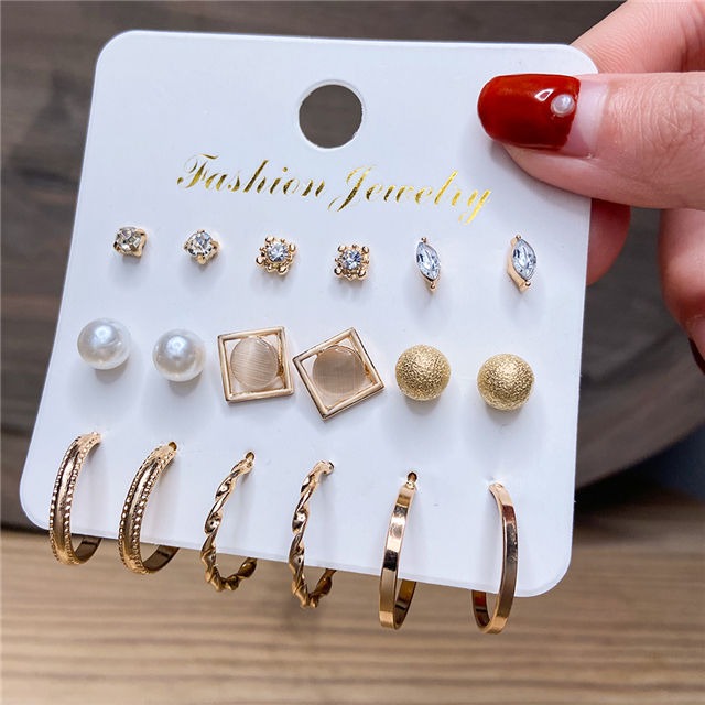 9 Pair Pearl Stud Earrings