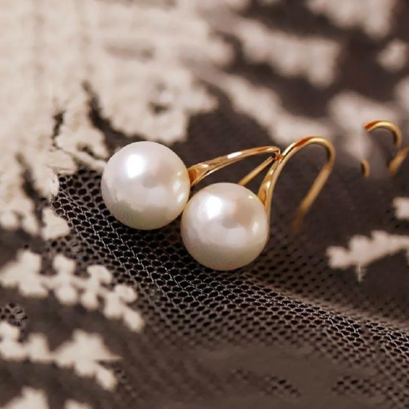 Korean Artificial Pearl Stud Earrings for Girls Simple Stylish Top_ Earring