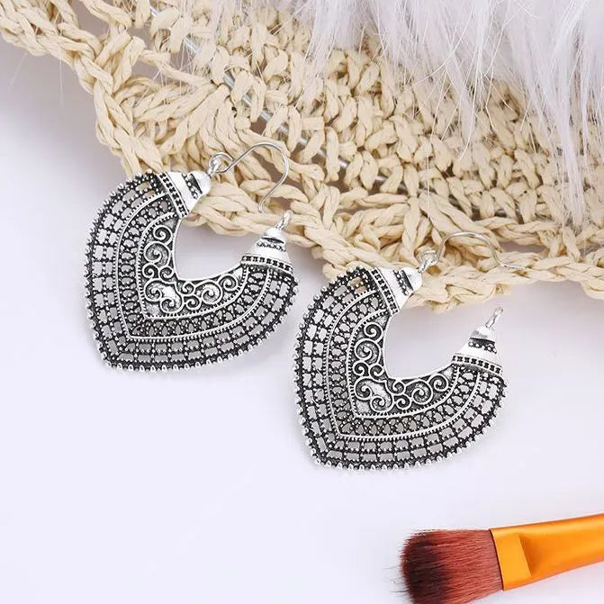 Trendy Vintage Heart Shaped Drop Jhumka Earring